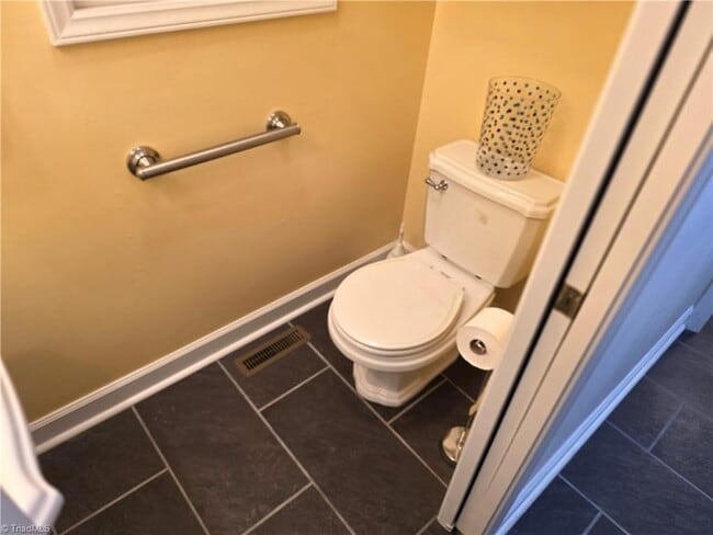 Building Photo - 1085 Brown Rd