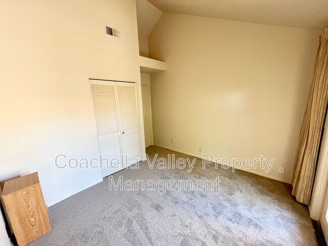 Building Photo - 112 Avellino Cir