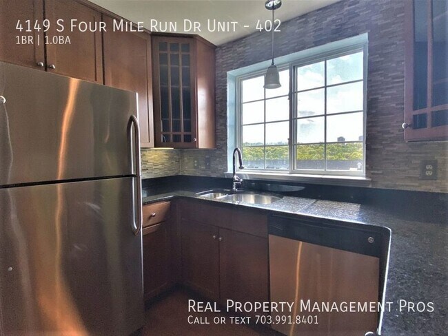 Building Photo - 4149 S Four Mile Run Dr