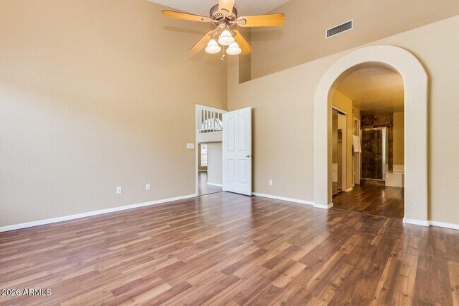 Building Photo - 3822 E Wildwood Dr