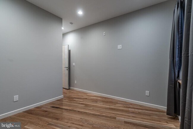 Building Photo - 2045 N College Ave