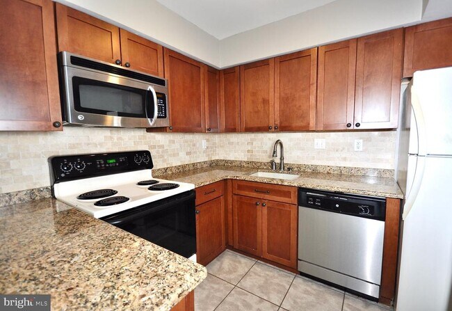 Building Photo - 6 Aspen Way