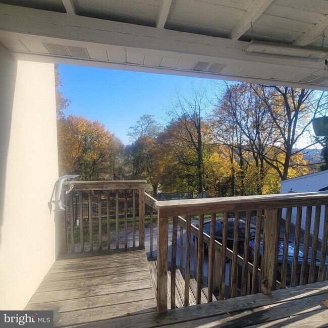 Building Photo - 554 Blackhorse Hl Rd