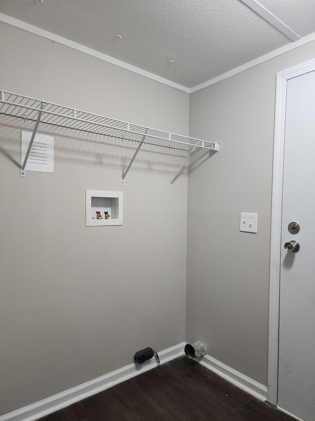 Building Photo - 4 Elcona St