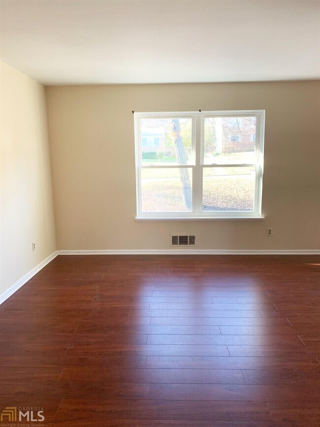 Building Photo - 6416 Westbury Rd