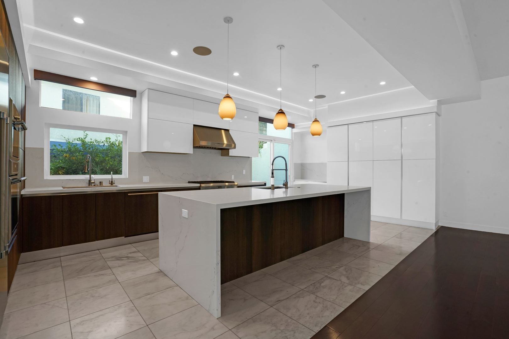 Building Photo - Experience Modern Luxury in this Stunning 4-Bedroom Smart Home in the Heart of 90027