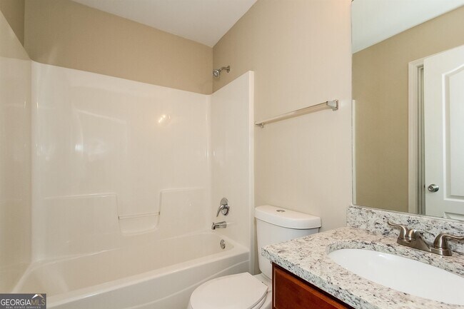 Building Photo - 5563 Martin Ct