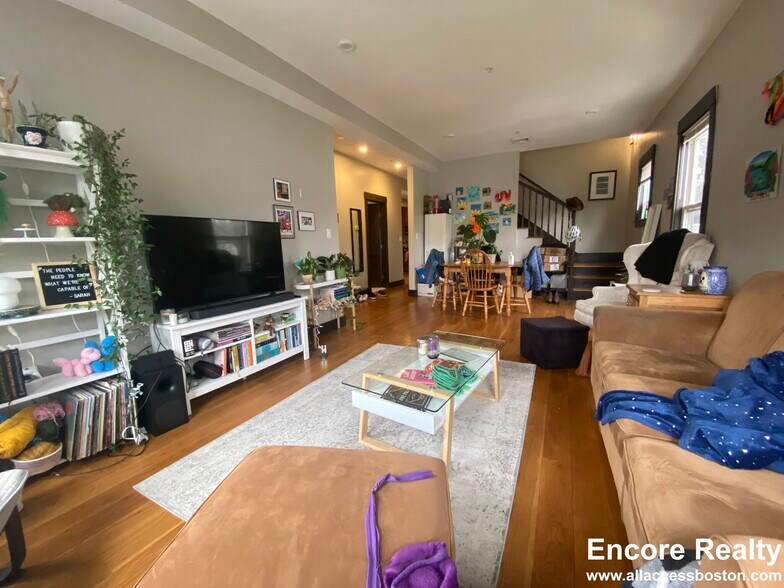 Building Photo - 46 Creighton St