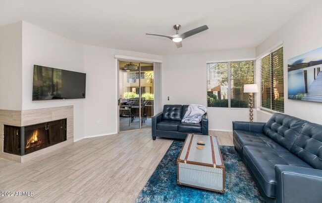 Building Photo - 1411 E Orangewood Ave