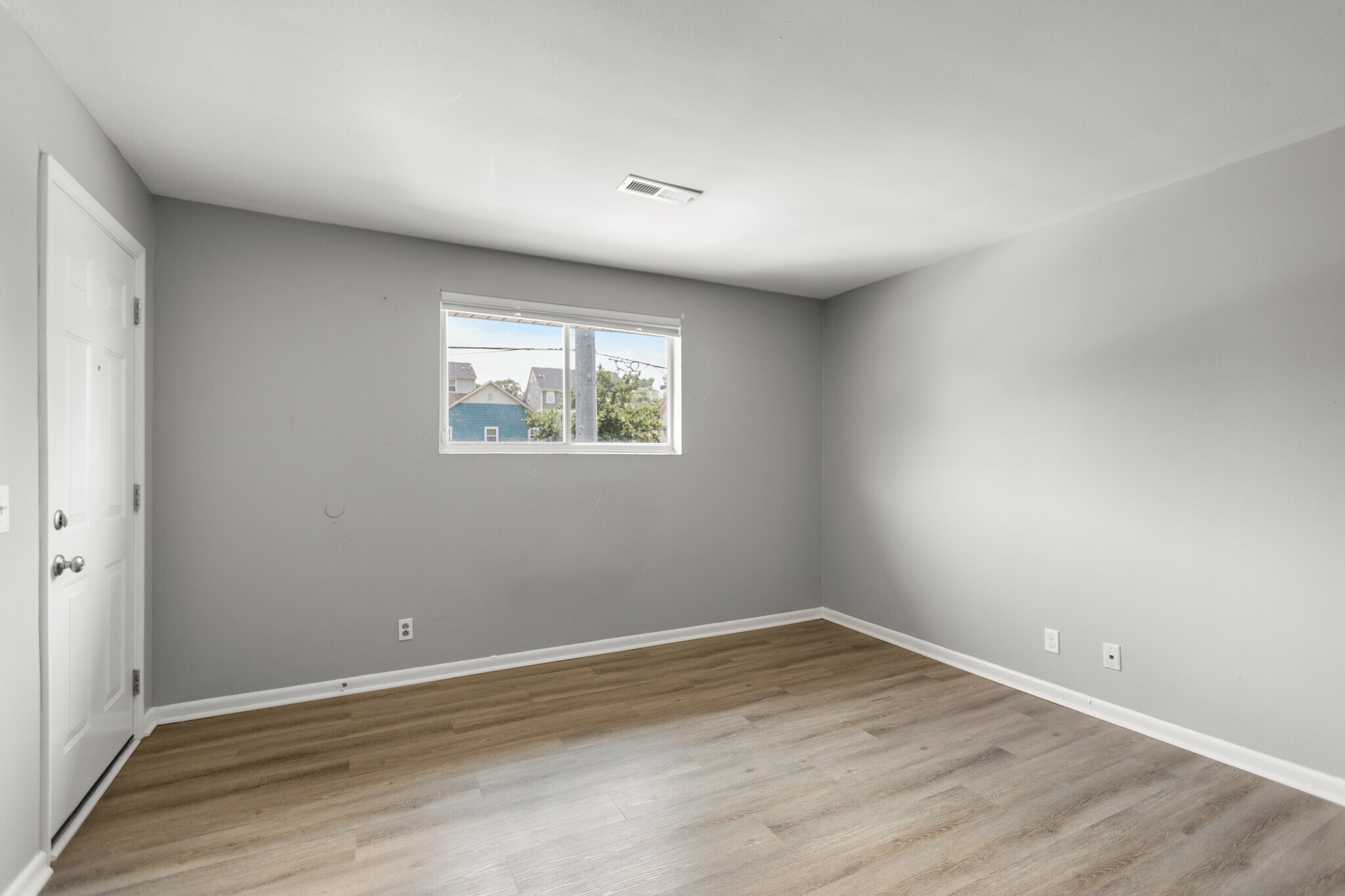 Building Photo - 3400 Clifton Ave