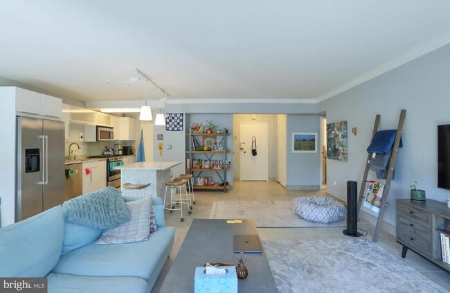 Building Photo - 4201 Cathedral Ave NW