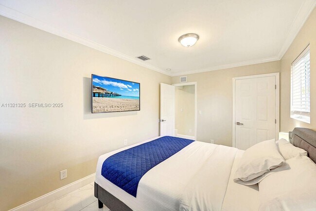 Building Photo - 1020 N 13th Terrace