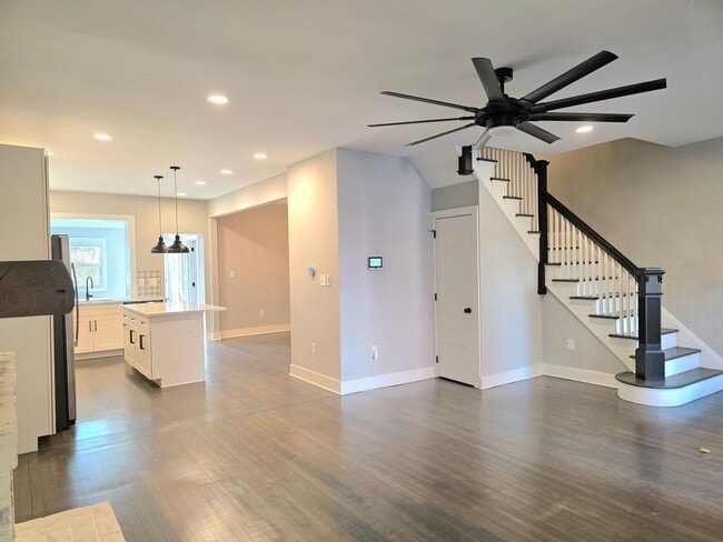 Building Photo - Gorgeous one of a kind 5 bedroom home fully updated