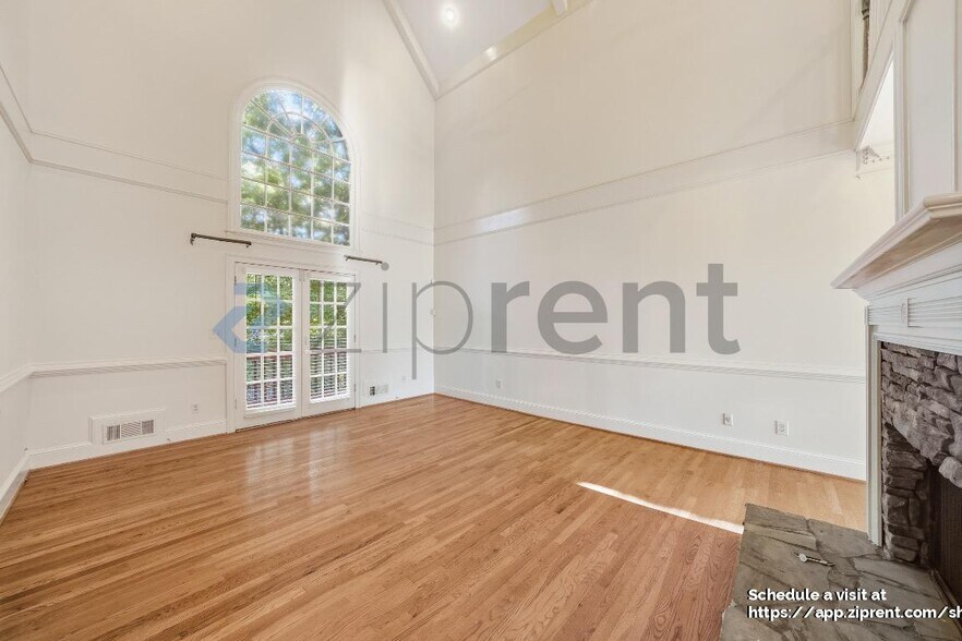 Building Photo - 2862 Clary Hill Dr