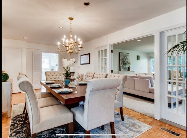 Building Photo - 1058 Wilmette Ave