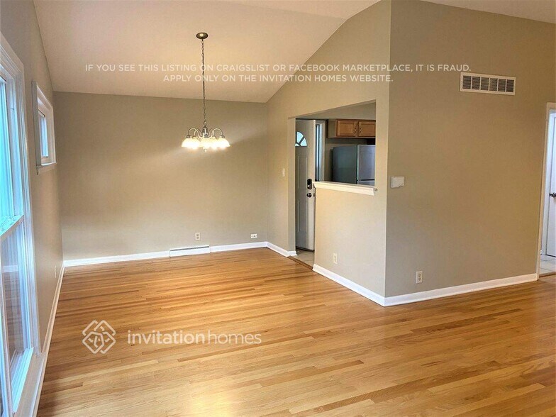 Building Photo - 3643 Greenwood St