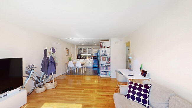 Building Photo - 70 Jamaicaway