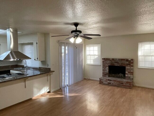 Building Photo - North Stockton 3 Bedroom Single Story Home