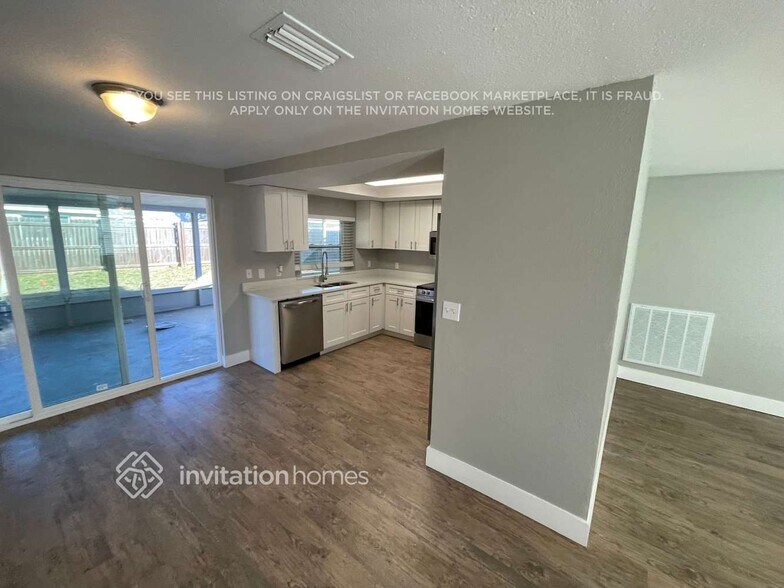 Building Photo - 6231 Seabreeze Dr