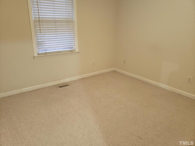 Building Photo - 1213 Cross Link Rd, Raleigh, NC 27610