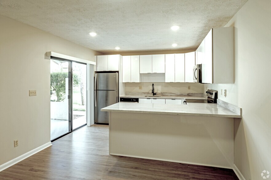 Building Photo - Sabal Palms Crystal Lake