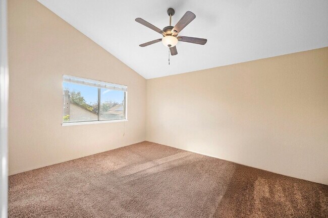 Building Photo - 516 Carrigane Way