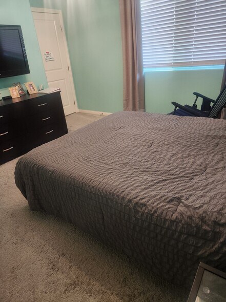 Bedroom 3/Master - 6940 Crescent Gold St
