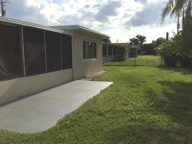 Building Photo - 9825 NW 25th Ct