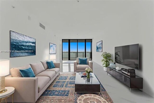 Building Photo - 700 NE 24th St