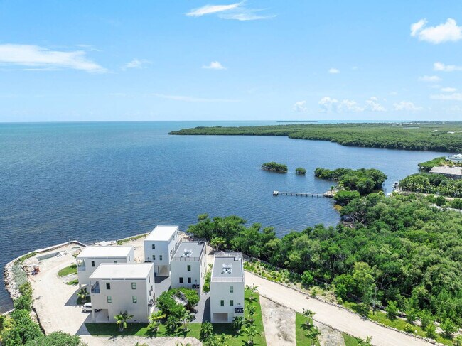 Building Photo - 99 Seaside Ave