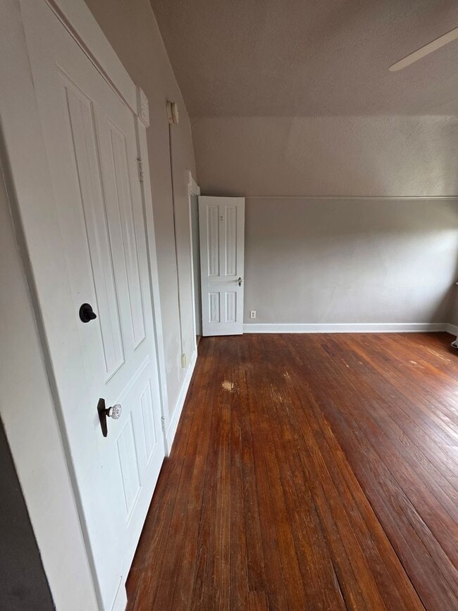 Building Photo - 634 Greenup St