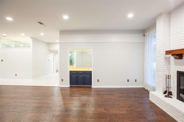 Building Photo - 16114 Shadybank Dr