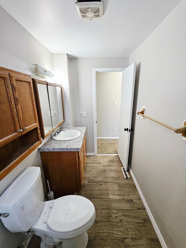 Building Photo - Move-in Ready 3bd 1 ba!