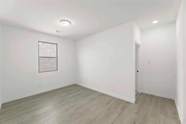 Building Photo - 2309 Myrtle Wy
