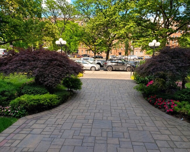 Building Photo - 280 Ocean Pkwy