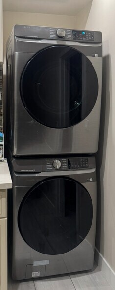 Building Photo - 9610 Dorrington Ave