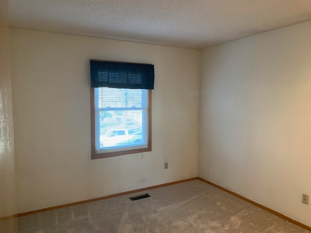 Building Photo - 1701 NE Patterson Dr