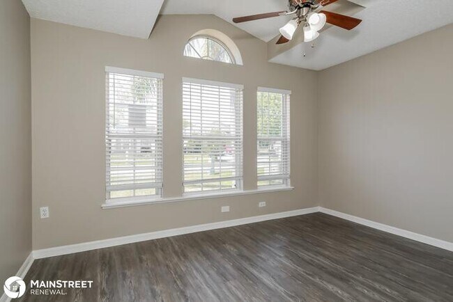 Building Photo - 7163 Overland Park Blvd E, Jacksonville, F...