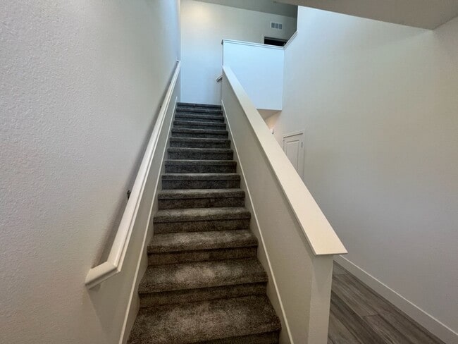 Building Photo - Newer Construction Home located in desirab...