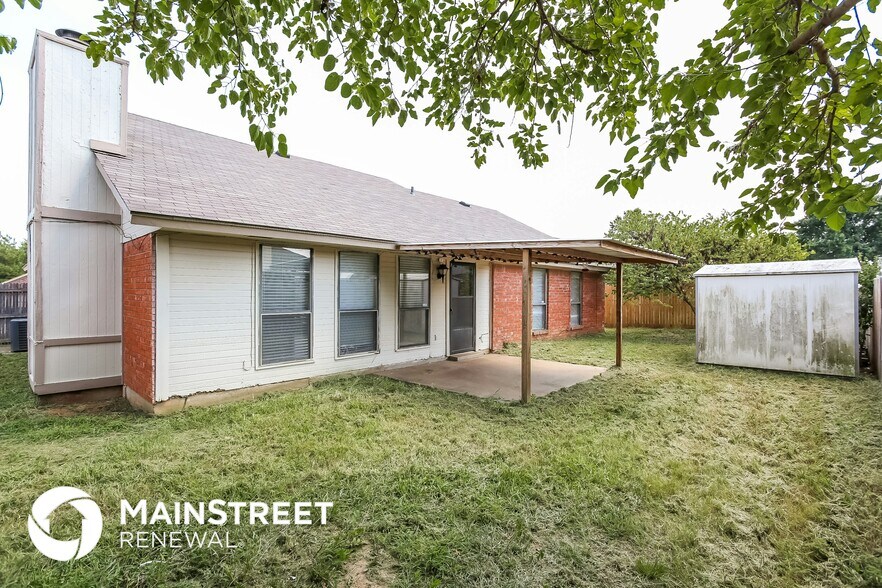Building Photo - 1705 Cimarron Trail