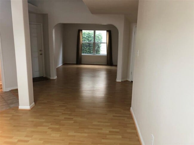 Building Photo - 1617 Gaylord Dr
