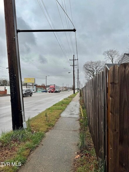 Building Photo - 1669 E Sevier Ave