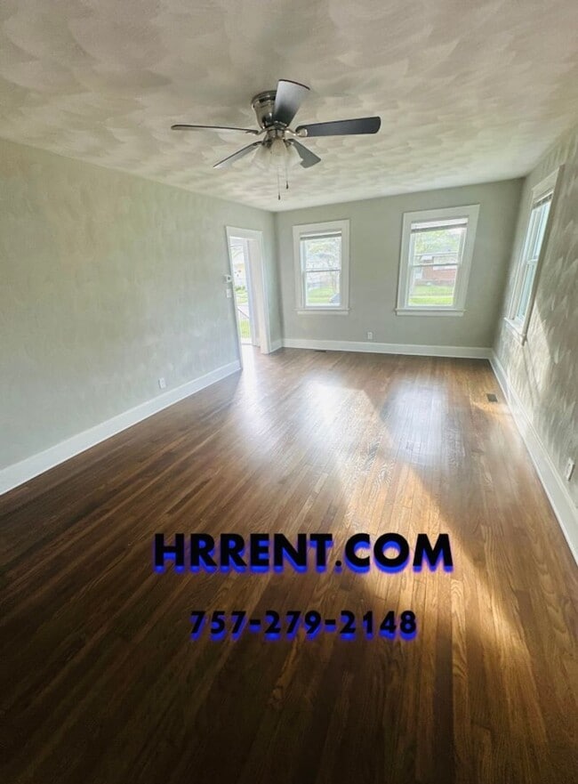 Building Photo - Newly Renovated 4 Bedroom 2 Bathroom 2 Story Home located in the Fairmount Park area of Norfolk!