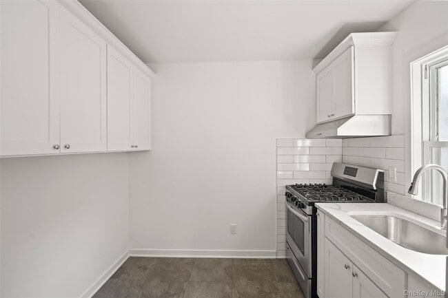 Building Photo - 352 Willett Ave