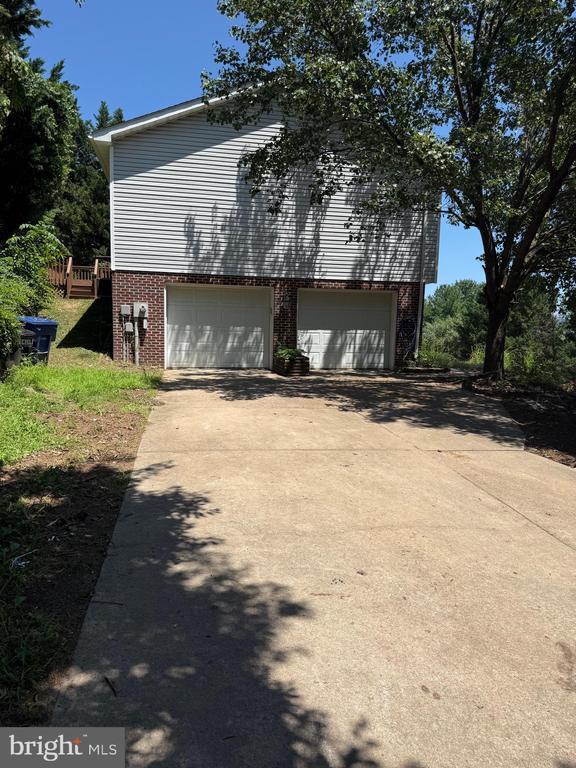 Building Photo - 1183 River Bend Ct