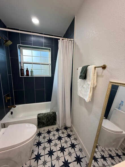 Building Photo - 5809 Westhaven Dr