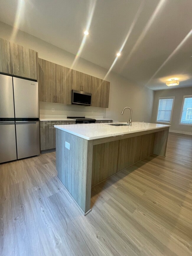 Building Photo - 146 Color Cir