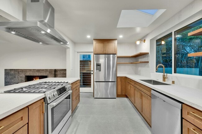 Building Photo - 4279 Hortensia St