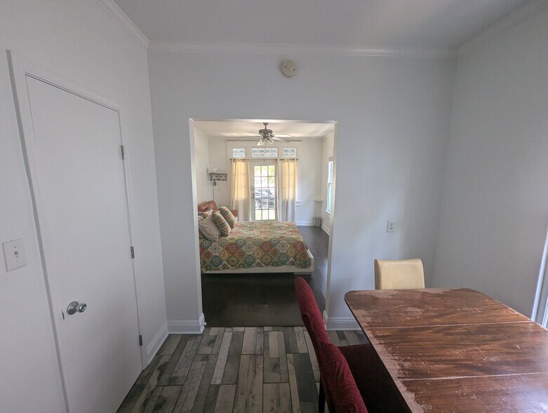 Building Photo - 3806 Bienville St