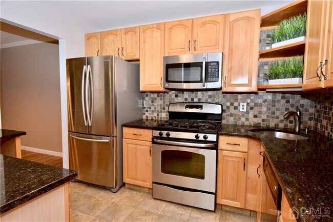 Building Photo - 1209 Stoneridge Cir